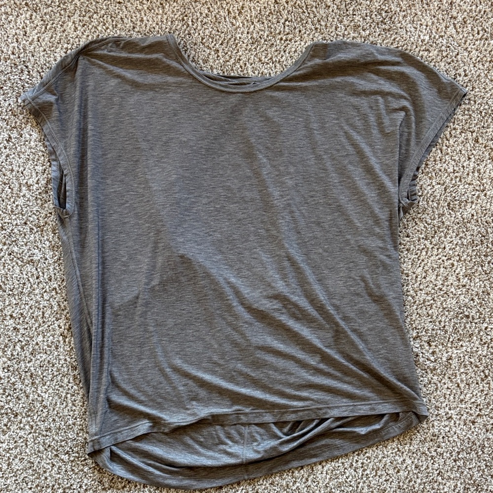 lululemon athletica Short Sleeve Scoop Neck Tee in Heather Gray